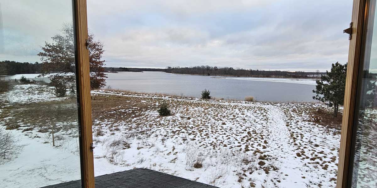 Castle Rock Lake short term rental porch exterior lake view